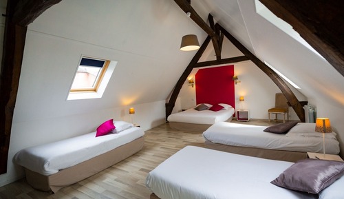 Quintuple Room