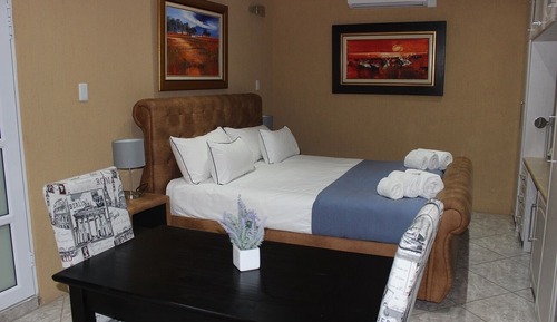Deluxe Studio Suite