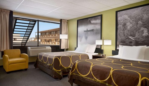 Room, 2 Queen Beds, Non Smoking (First Floor)
