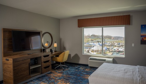 Room, 2 Queen Beds, Accessible, Bathtub