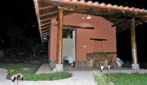 Comfort Bungalow, 1 King Bed, Private Bathroom