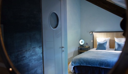 Double Room, 1 King Bed, Balcony, Garden View
