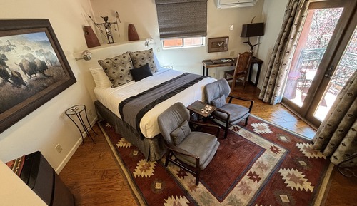 Deluxe Room, 1 King Bed (Navajo)