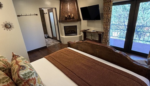 Deluxe Room, 1 King Bed (Copper Canyon)