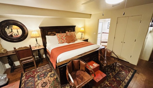 Standard Room, 1 King Bed (Sacred Feather)