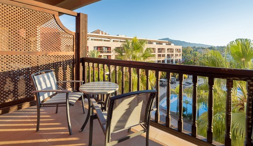 Superior Room, Pool View