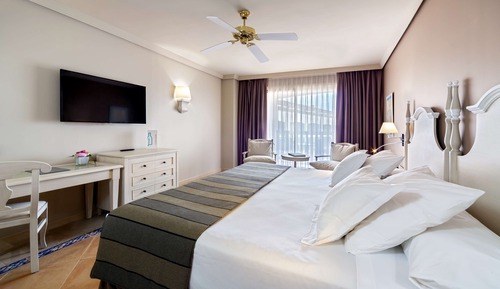 Club Room (Deluxe Premium)