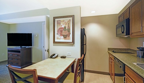 Studio, 1 King Bed, Accessible (Mobility & Hearing, Roll-in Shower)