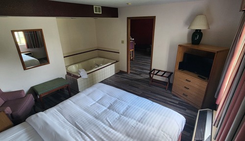 Suite, 1 King Bed with Sofa bed (Jacuzzi)