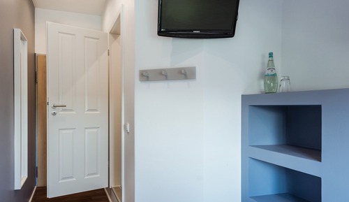 Single Room (small)