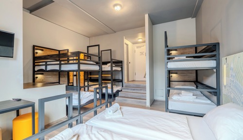Bed in 8-bed Dormitory