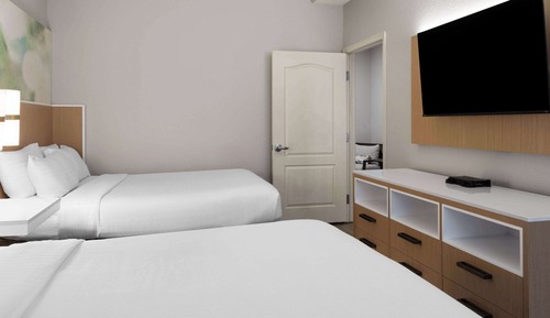 Suite, 2 Queen Beds, Non Smoking