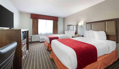 Suite, 2 Queen Beds, Non Smoking (with Sofabed)