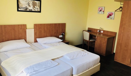 Basic Twin Room, 2 Twin Beds, Non Smoking