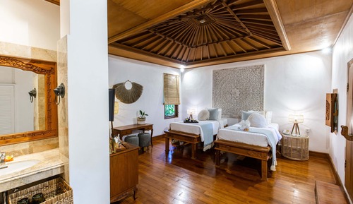 Standard Suite, 1 King Bed, Garden View