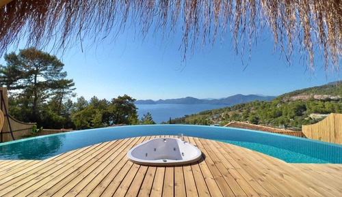 Kestane ( Private Pool and Jacuzzi )