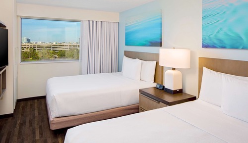 Studio Suite, Kitchen (2 Queen Beds with Sofa Bed)