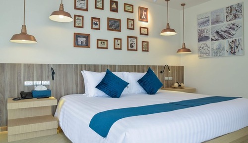 Deluxe Room, 1 King Bed, Balcony