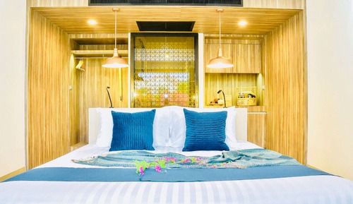 Executive Room, 1 King Bed, Balcony, Sea View