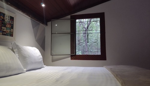 Standard Chalet
