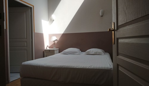 Apartment (Coquelicot)