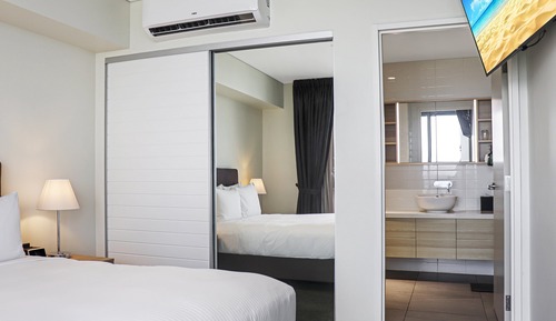 Suite, 2 Queen Beds (Ella Beach View)