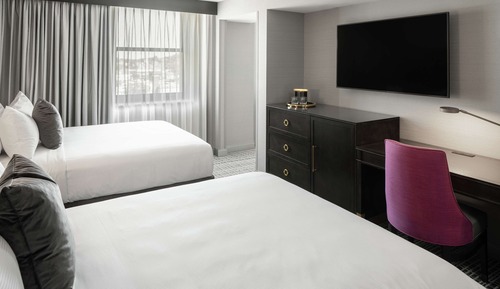 Room, 2 Queen Beds, Accessible, Bathtub