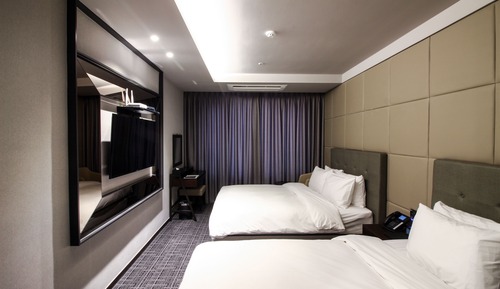 Deluxe Family Twin Room