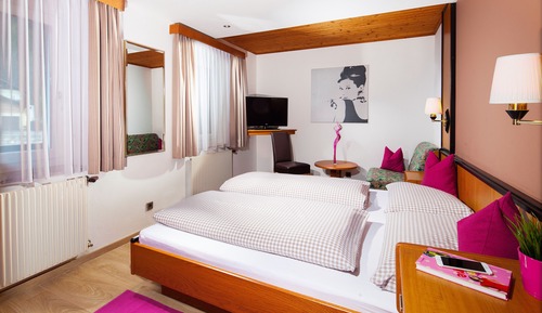 Economy Double Room (Streetview)