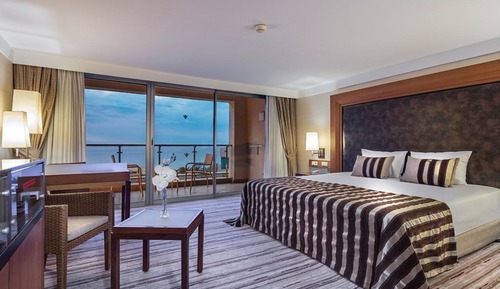 Standard Room, 1 King Bed, Sea View