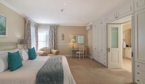 Superior Suite - Garden Facing - 15 