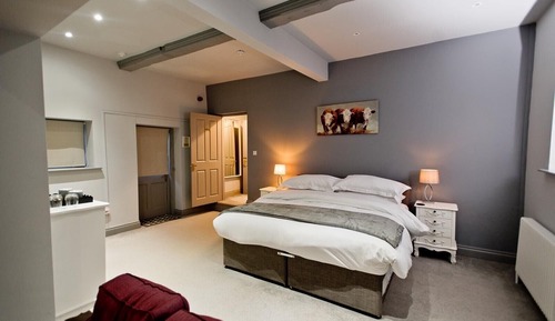 Family Room (Tennyson Suite)