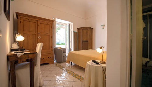 Standard Double Room, Partial Sea View