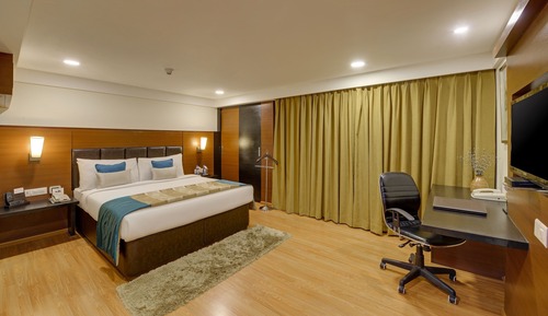 Deluxe Suite (Deluxe Suite)