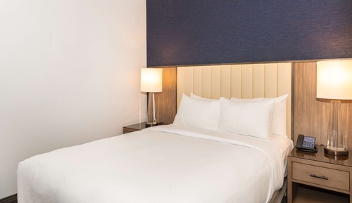 presidential suite,1king bedroom, one queen bedroom, business lounge access
