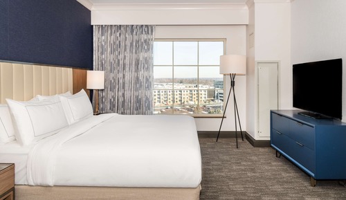 executive2- rooms suite,1 king bed with one sofabed,business lounge access