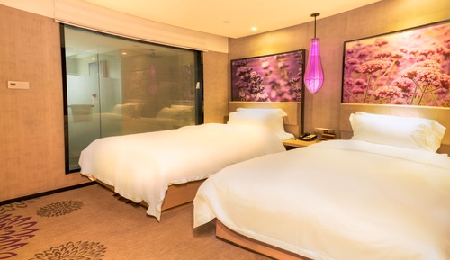 Deluxe Family Room