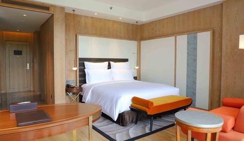Deluxe Room, 1 King Bed, Balcony
