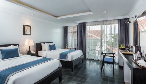 Family Suite Connecting Room with Balcony - Free Pick Up