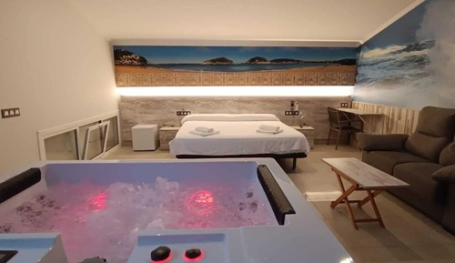 Romantic Suite, 1 King Bed (Hydromassage 2 pax)