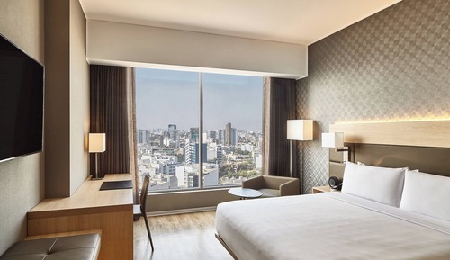 Deluxe Room, 1 King Bed, Non Smoking, City View