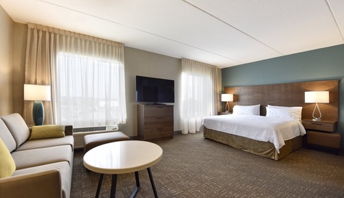 Studio Suite, 1 King Bed, Kitchen