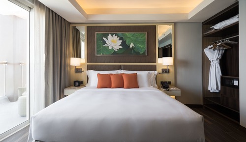 Club Room, 1 King Bed (Superior)