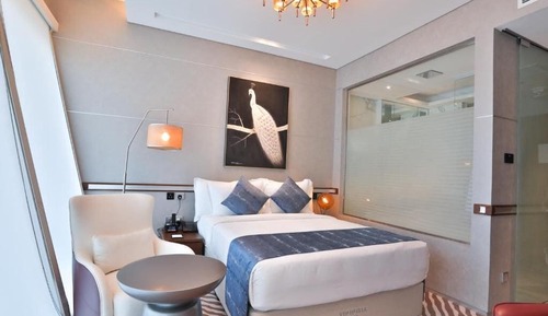 Deluxe Room, 1 King Bed, City View