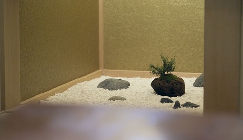 Single Room, Sawara