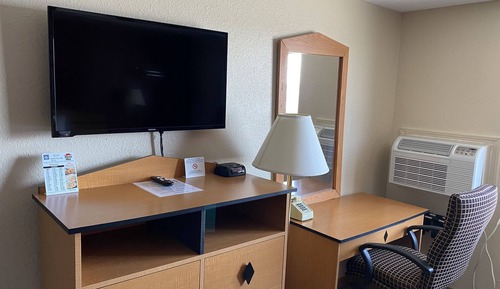 Standard Room, 1 King Bed