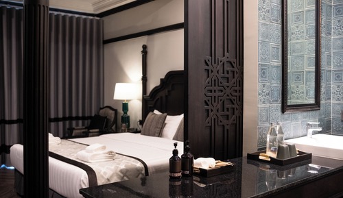 Signature Suite