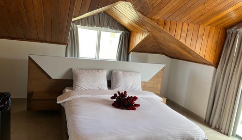 Deluxe Double or Twin Room, Balcony, Pool View