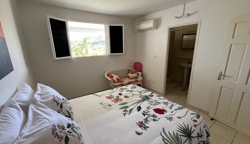 Classic Apartment, Beach View