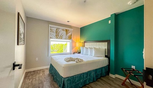 Suite, 1 Queen Bed with Sofa bed, Non Smoking, Balcony